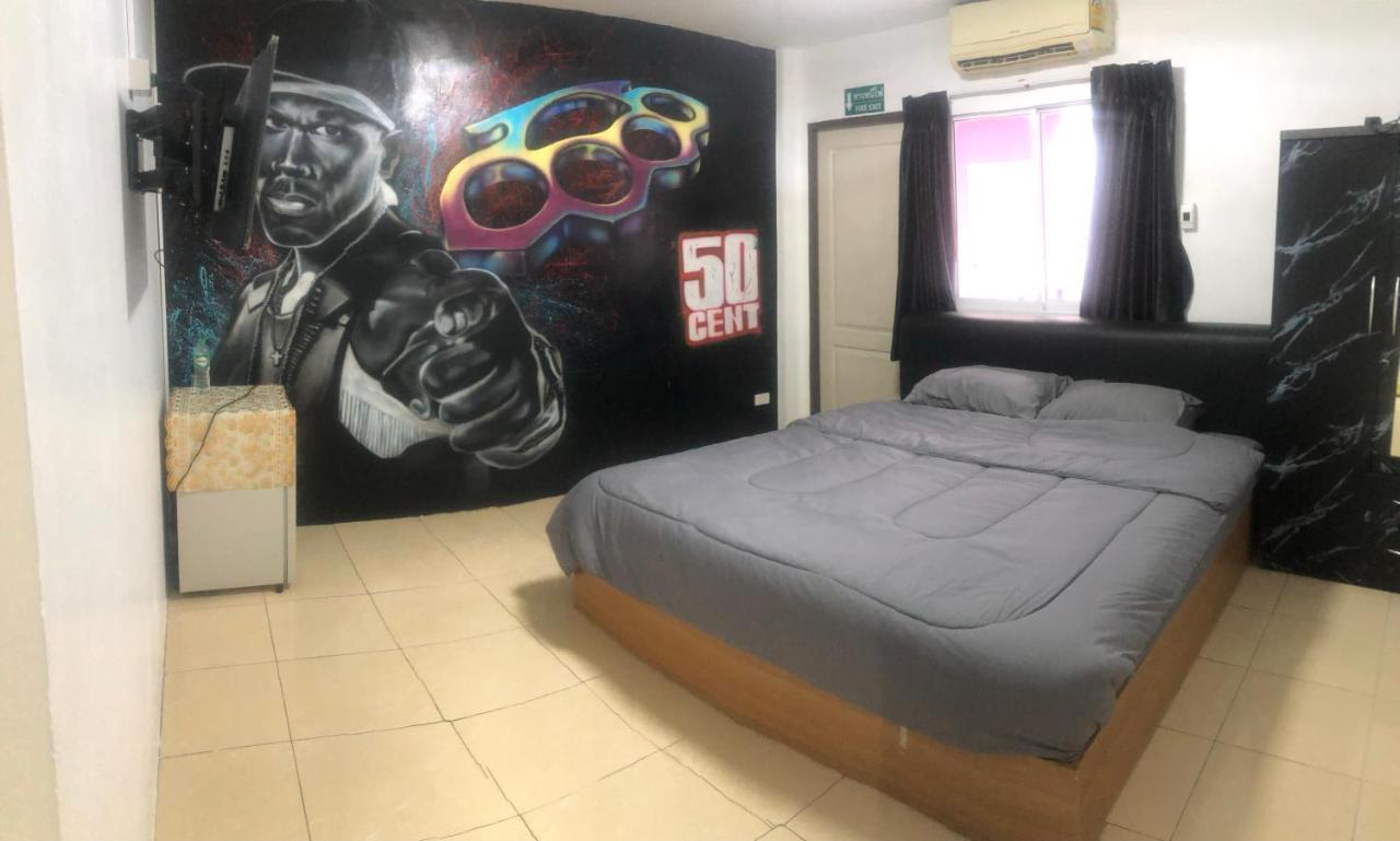 Bonkers Guesthouse Pattaja Kültér fotó