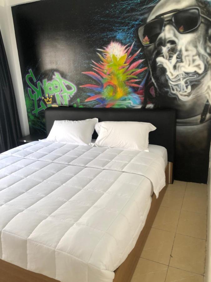 Bonkers Guesthouse Pattaja Kültér fotó
