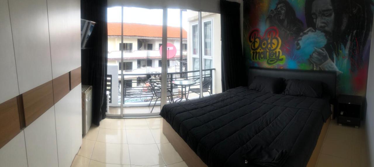 Bonkers Guesthouse Pattaja Kültér fotó